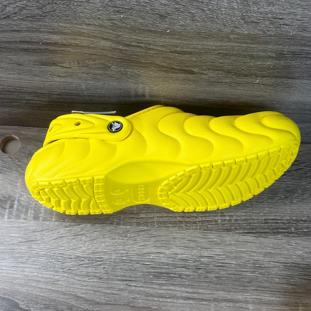 Crocs Classic Lined Overpuff Clogs Mens 9 Womens 11 Yellow Puffy Slip On NEW - Picture 10 of 10